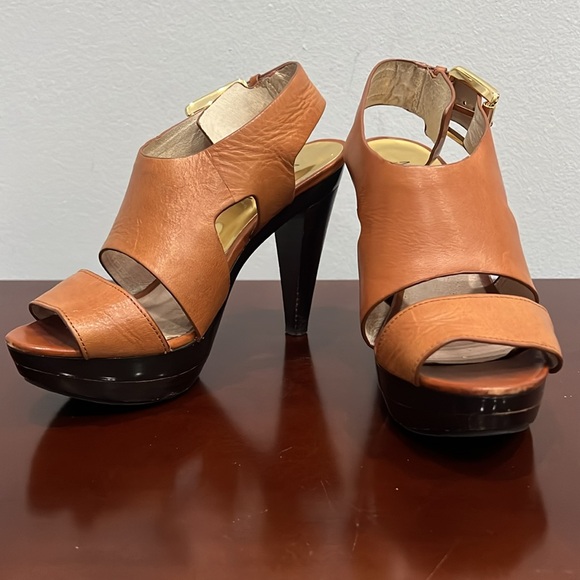 Michael Kors Carla Platform Luggage color Leather Size 7M - Picture 3 of 14